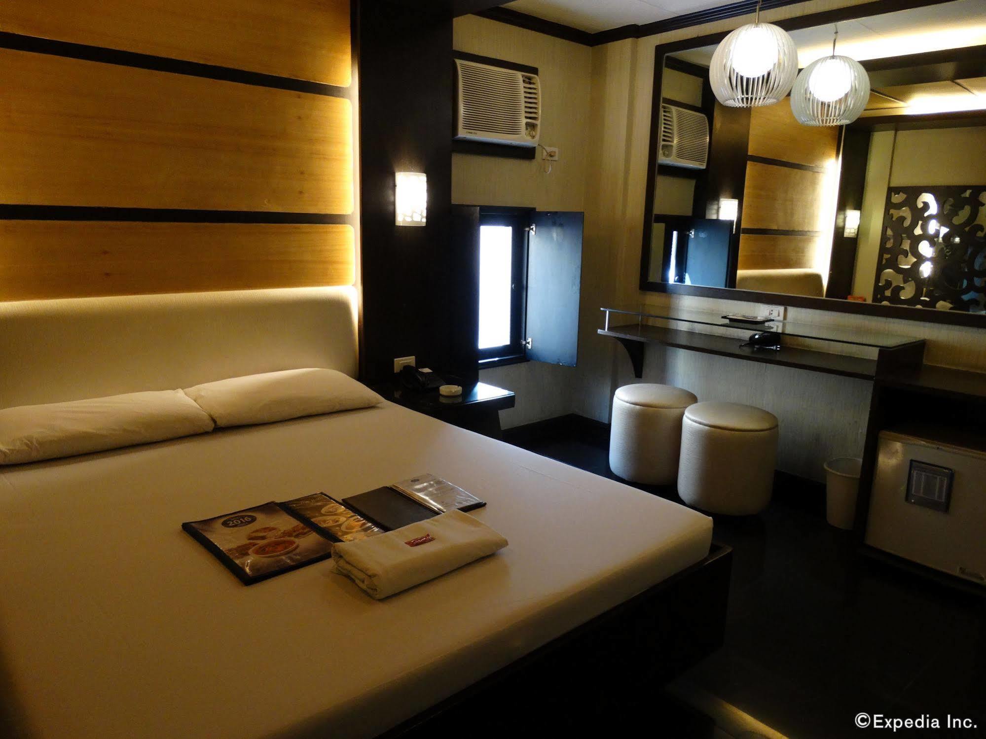 Hotel 2016 Манила Екстериор снимка