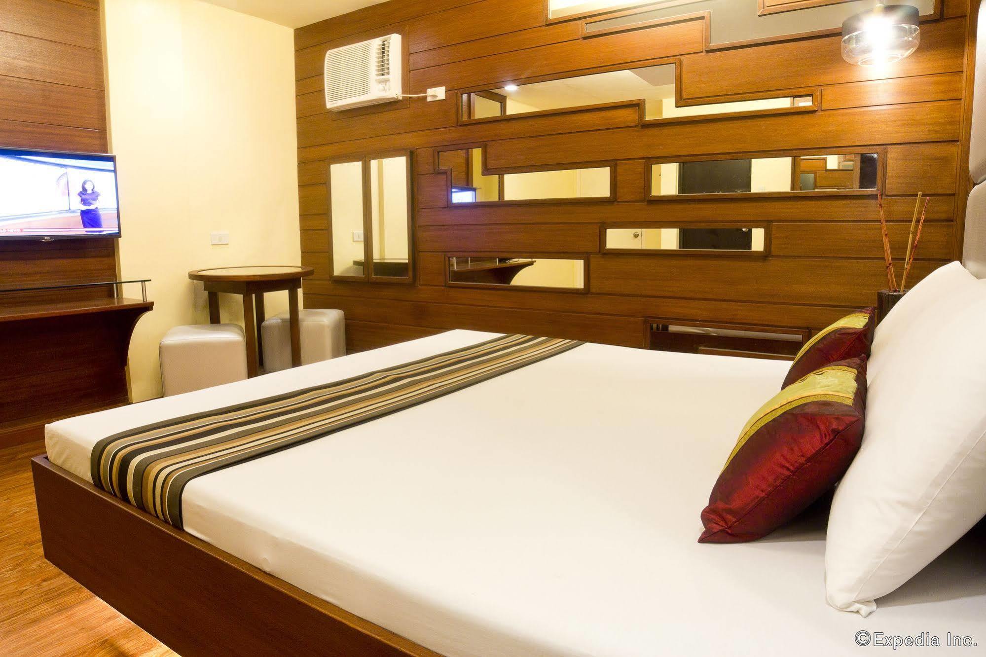 Hotel 2016 Манила Екстериор снимка