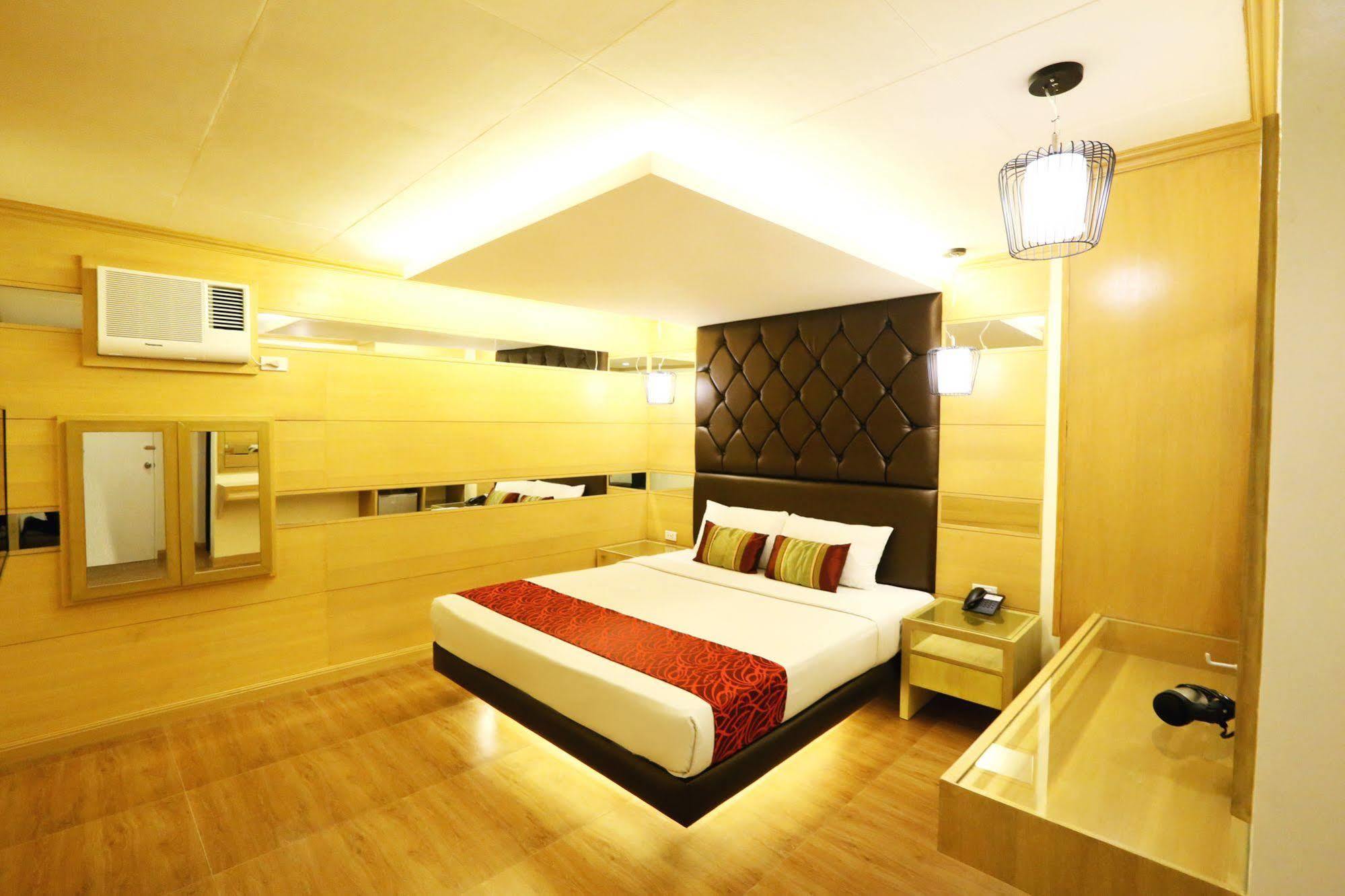 Hotel 2016 Манила Екстериор снимка