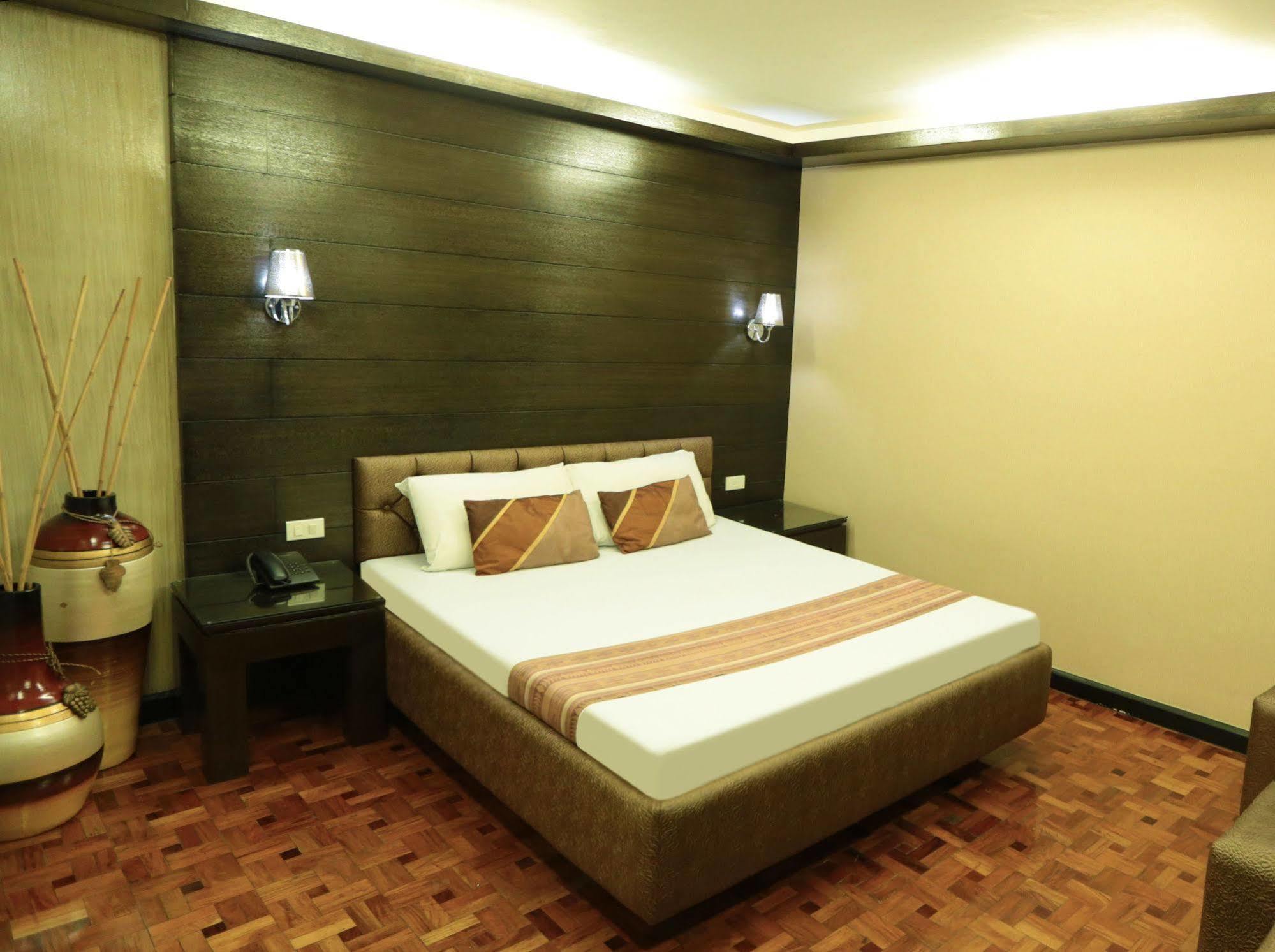 Hotel 2016 Манила Екстериор снимка